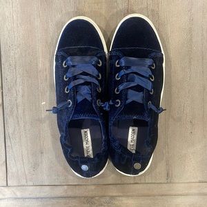Navy blue Velvet, Steve Madden sneakers